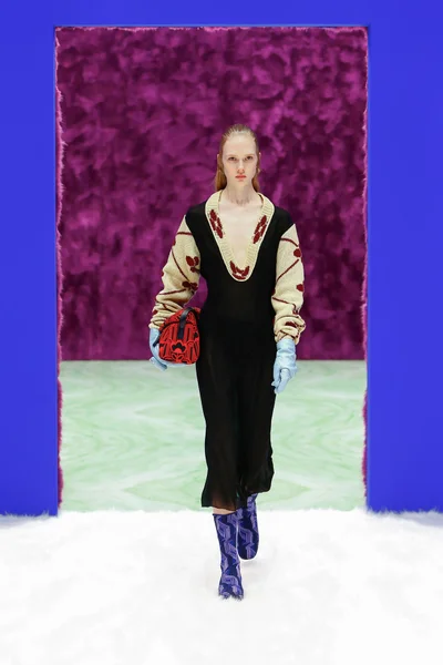 Look 5